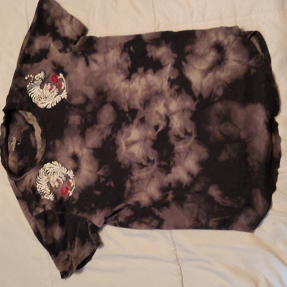 Hollister Men's SMALL Tie Dye Graphic shirt